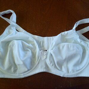 White underwire bra